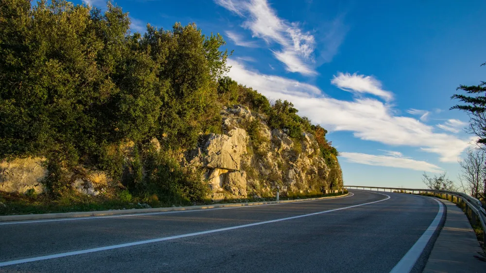 Die Autobahn A2 in Kroatien verläuft von der slowenischen Grenze bis zum Autobahndreieck zur A3 Kroatien vor Zagreb.