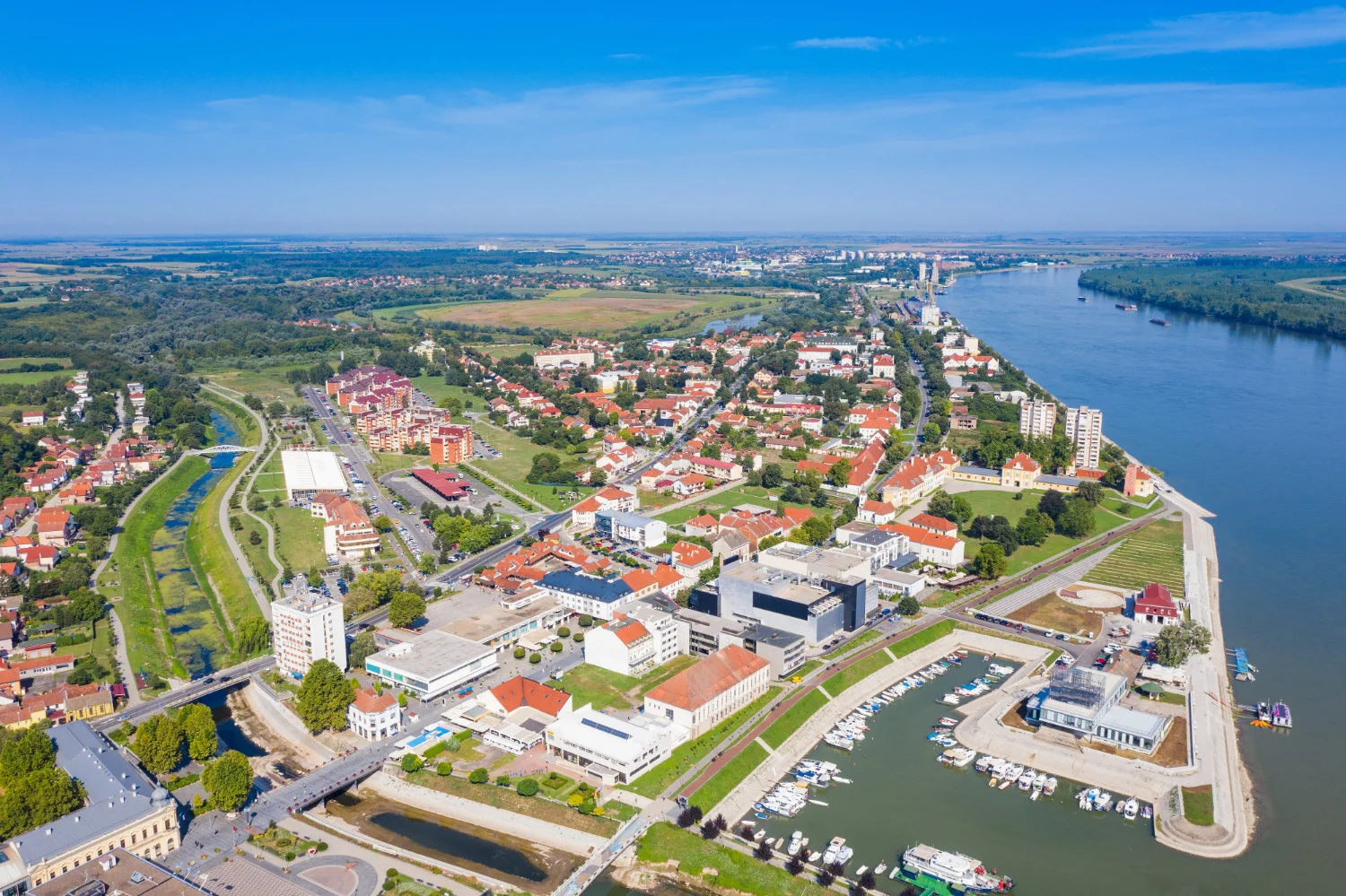 Turistične znamenitosti v bližini Zagreba in na vzhodu Hrvaške: Zagreb, Varaždin, Vukovar